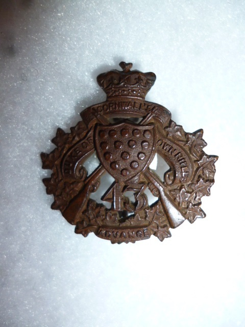 MM142 - 43rd Duke Of Cornwalls Rifles Officer's Bronze Collar Badge "43rd Regiment Duke of Cornwalls